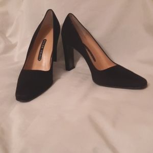 NIB Ellen Tracy "Nella" classic suede pumps. Black, 6 1/2.